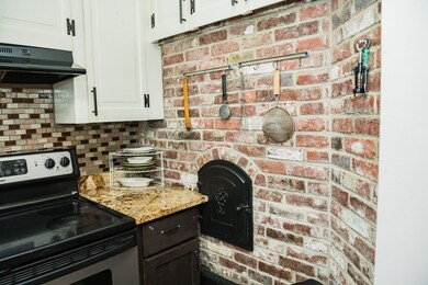 1602 Mammoth Rd, Dracut, MA 01826 - photo 4