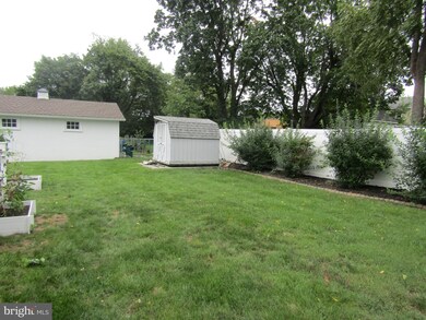 347 N Pearl St, Clayton, NJ 08312 - photo 5