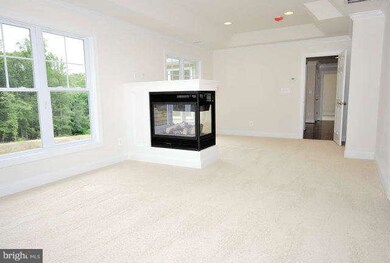 9041 John Sutherland Ln, Lorton, VA 22079 - photo 4