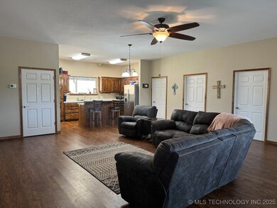 1115 Carbon Rd, McAlester, OK 74501 - photo 5