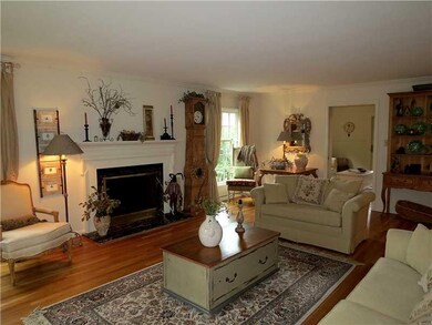 Living Room. The 23X15 livingroom is stunning with