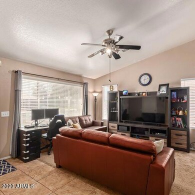 552 E Harrison St, Chandler, AZ 85225 - photo 4