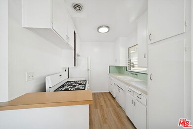 1027 N Edinburgh Ave unit 4, West Hollywood, CA 90046 - photo 4