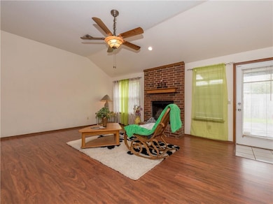 620 Coopers Hawk Dr, Norman, OK 73072 - photo 4