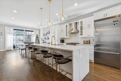 2866 W Lyndale St unit 2, Chicago, IL 60647 - photo 2