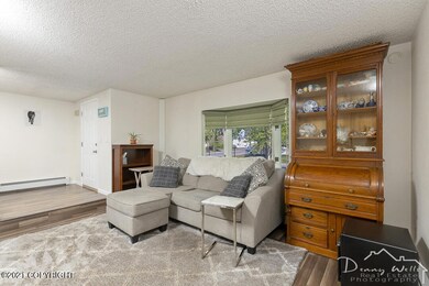 Living Room-20210527-6336