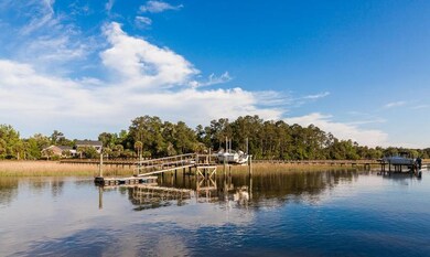 dock 805x480
