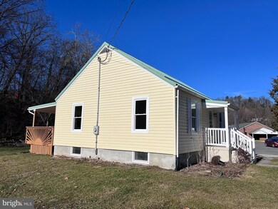 38 Biser St, Berkeley Springs, WV 25411 - photo 4