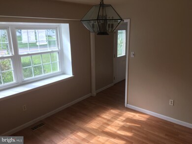 15800 Pointer Ridge Dr, Bowie, MD 20716 - photo 4