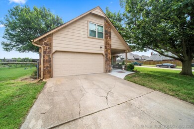 101 Fox Run Cir, Jenks, OK 74037 - photo 2