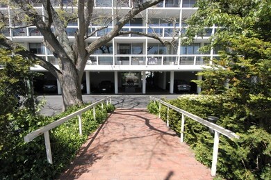 221 Mt Auburn unit 606, Cambridge, MA 02138 - photo 2