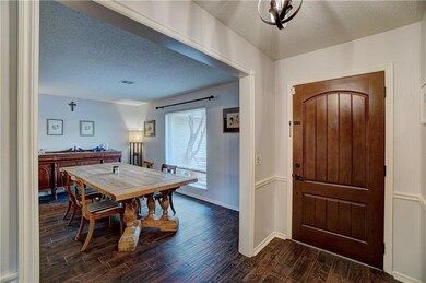 12120 Greystone Terrace, Oklahoma City, OK 73120 - photo 3