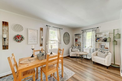 2118NWWaringRd-23