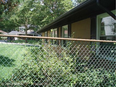 4910 Ridgeview Ln, Bowie, MD 20715 - photo 2