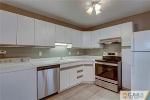 9 Dennison Dr unit M, East Windsor, NJ 08520 - photo 7