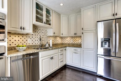 8701 Thornbrook Dr, Odenton, MD 21113 - photo 3