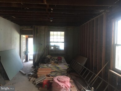 1043 Springfield Rd, Darby, PA 19023 - photo 3