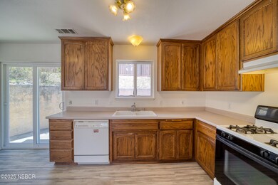 504 Robert Ct-10