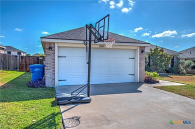 2008 Gail Dr, Copperas Cove, TX 76522 - photo 2