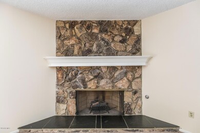 20638 Lemarsh St Chatsworth CA-large-004