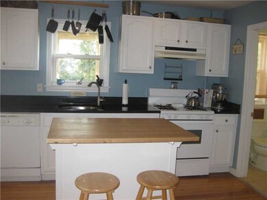 15 Hedge St, Fairhaven, MA 02719 - photo 4