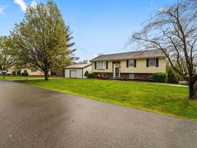 1492 S Calumet Dr, Worthington, KY 41183 - photo 3