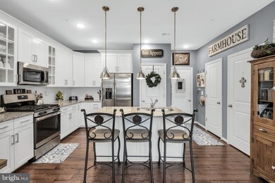 1008 Ribbon Limestone Terrace SE, Leesburg, VA 20175 - photo 6