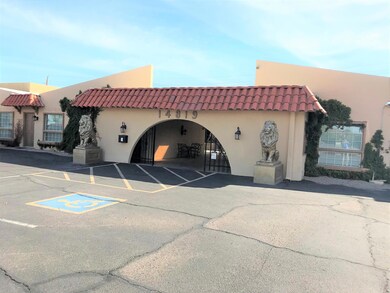 Paradise Plaza Main Entry
