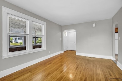 36 Rowena St, Worcester, MA 01606 - photo 7