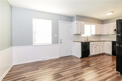 206 N Huntsman Blvd, Raymore, MO 64083 - photo 3