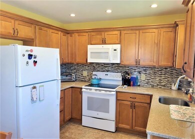 3406 Thomas St, Whitehall, PA 18052 - photo 5