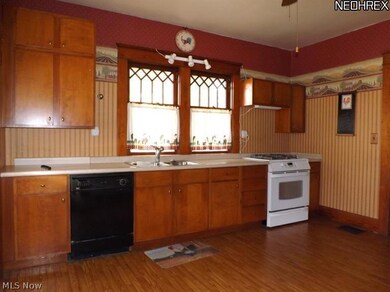 316 W Main Rd, Conneaut, OH 44030 - photo 2