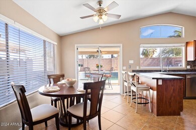 05-Dining Room