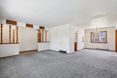 W207N6838 Flora Dr, Menomonee Falls, WI 53051 - photo 2