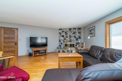 2106 Summerset Ct, Grand Forks, ND 58201 - photo 7