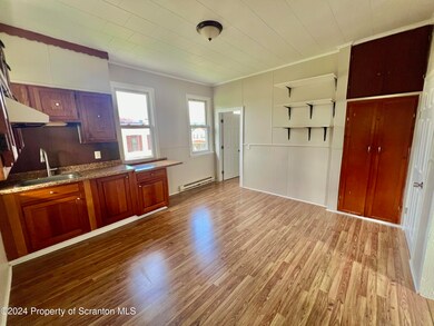 624 S Main St unit Fl 2, Old Forge, PA 18518 - photo 5