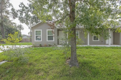 6619 Carver Rd unit B, Houston, TX 77091 - photo 2