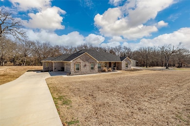 208 Amanda Dr, Weatherford, TX 76088 - photo 3