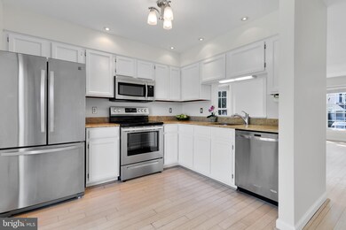 6357 Chimney Wood Ct, Alexandria, VA 22306 - photo 6