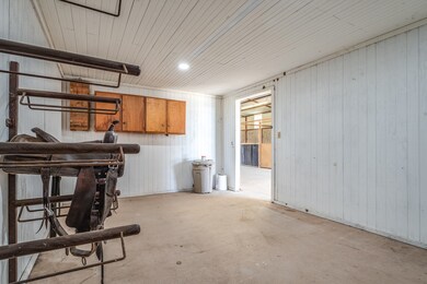 12992 Cemetery Rd, Marietta, OK 73448 - photo 5