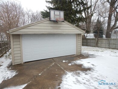 2416 Paradise Ave, Toledo, OH 43613 - photo 2