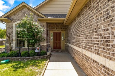 906 Thelma Dr, Granbury, TX 76049 - photo 4