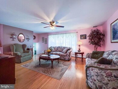 191 Fletcher Dr, Morrisville, PA 19067 - photo 6