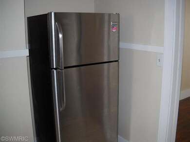 new Stainless Look Refrig & Warranty