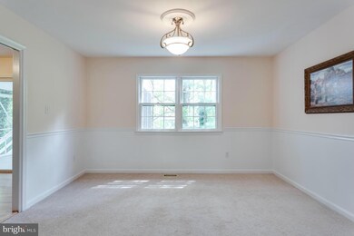 2823 N Yucatan St, Arlington, VA 22213 - photo 5