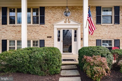 8801 Linton Ln, Alexandria, VA 22308 - photo 2