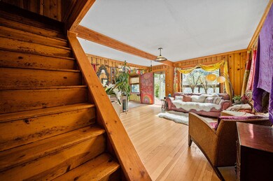 3_Stairs to living