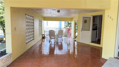 549 SE 2nd St, Belle Glade, FL 33430 - photo 4