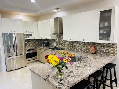 993 Harbor View N, Hollywood, FL 33019 - photo 2