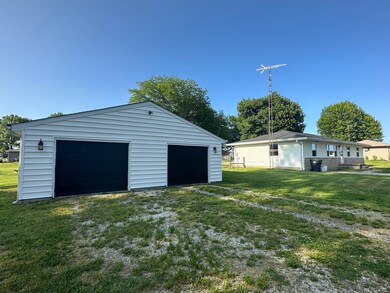 1198 E Meadows Dr, Greensburg, IN 47240 - photo 7